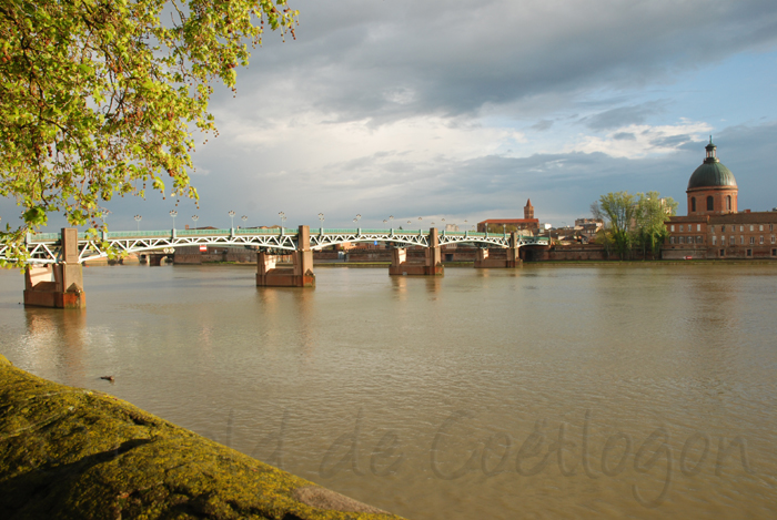 photo du pont St-P ierre et du dôme de la Grave, Toulosue